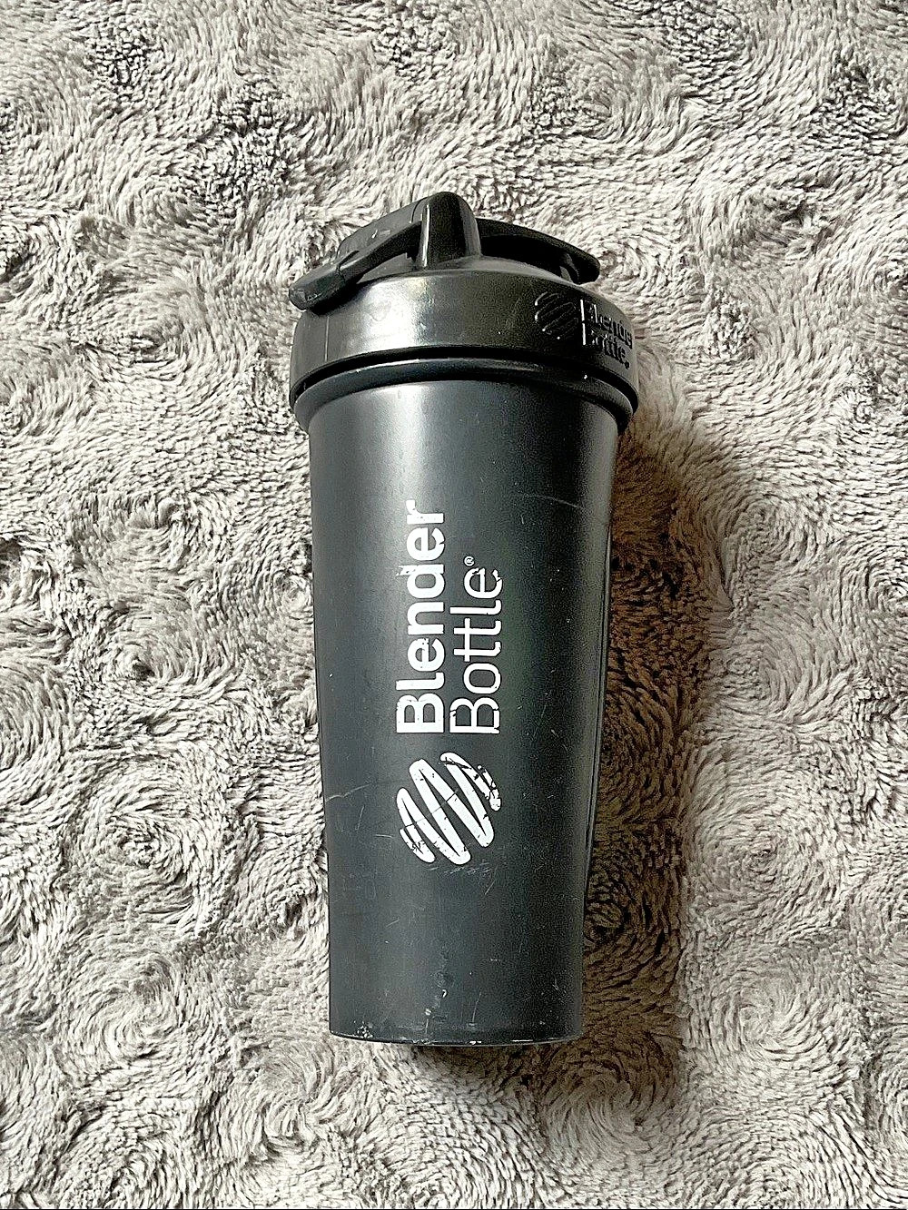 BlenderBottle Classic 28 oz Shaker Bottle Black Shaker Bottle